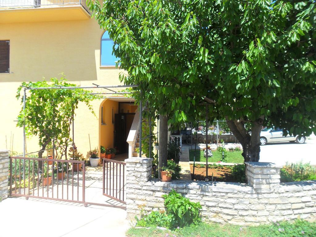 Apartments Stana Sukošan Kültér fotó